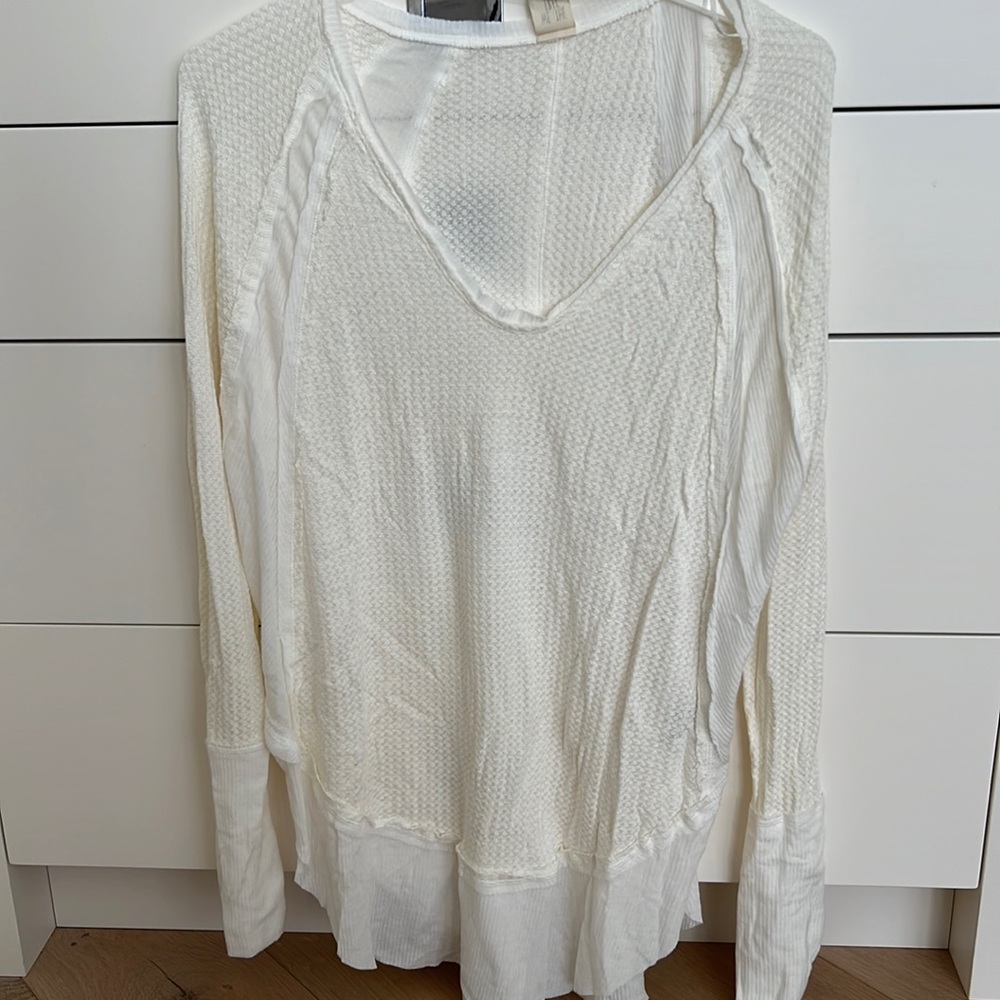 We the free thermal vneck